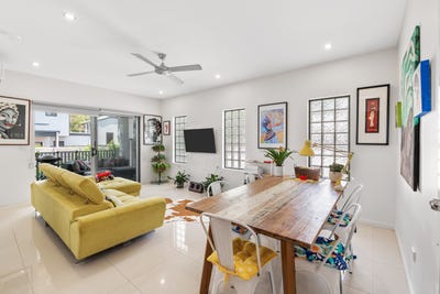 /international/au/8-30-olive-street-nundah-qld-151120184/