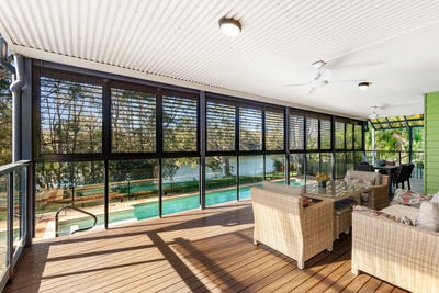/international/au/11-moomba-street-pacific-paradise-qld-152584736/