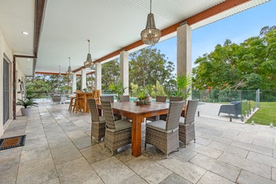 /international/au/205-upper-rosemount-road-rosemount-qld-148369668/