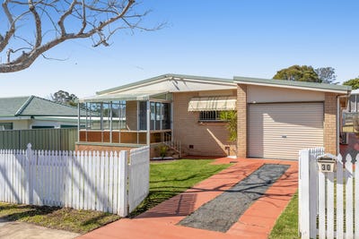 /international/au/30-gordon-avenue-newtown-qld-148684828/?lang=pt