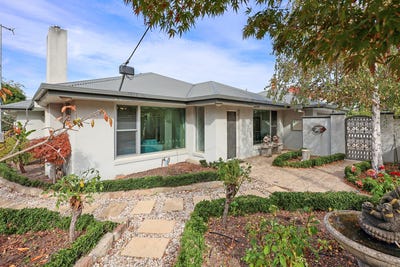 /international/au/24-chaucer-street-hamilton-vic-151122824/