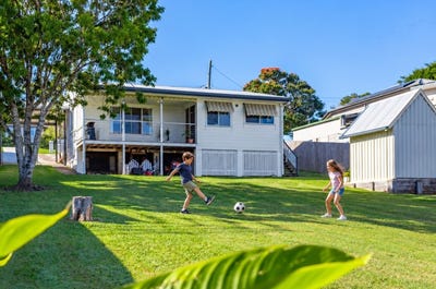 /international/au/42-wattle-street-cooroy-qld-152590164/