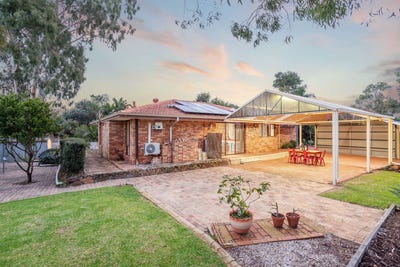 /international/au/15-lalor-place-kalamunda-wa-148704132/