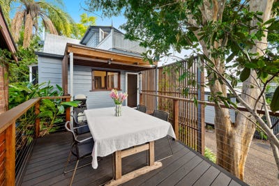 /international/au/69-cricket-street-petrie-terrace-qld-151429544/