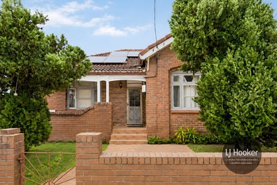 /international/au/77-blaxcell-street-granville-nsw-151373356/