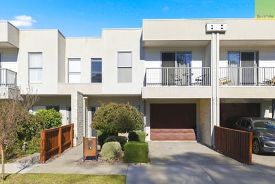 /international/au/13b-meikle-street-maddingley-vic-151177420/