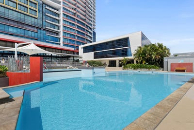 /international/au/22902-5-lawson-street-southport-qld-151393904/