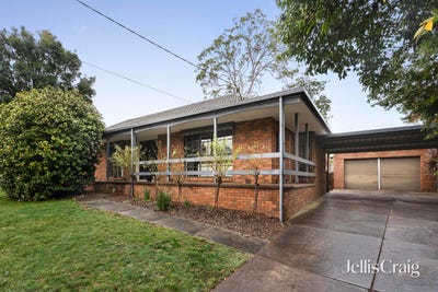 /international/au/7-melody-court-mooroolbark-vic-151435576/