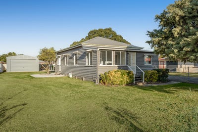 /international/au/17-herbert-street-allora-qld-150961836/