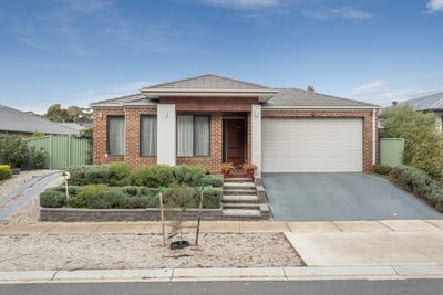 /international/au/10-inverness-drive-junortoun-vic-148337872/