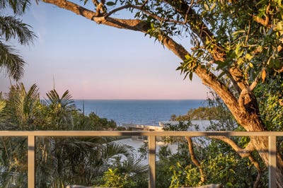 /international/au/46-enterprise-street-sunshine-beach-qld-150418356/