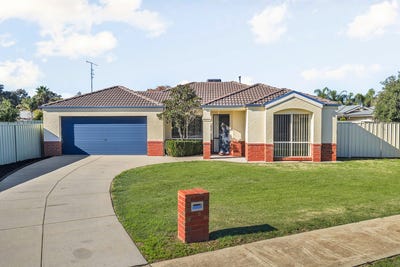 /international/au/16-woodlands-circuit-echuca-vic-151618940/