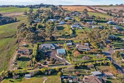 /international/au/19-william-street-forth-tas-148424032/