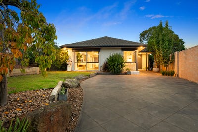 /international/au/19-kookaburra-walk-south-morang-vic-151336328/