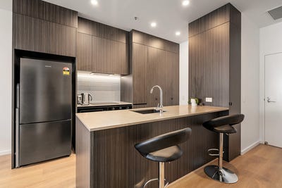 /international/au/27-17-captain-cook-crescent-griffith-act-148255420/