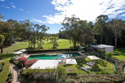 /international/au/unit-33-179-ocean-dr-twin-waters-qld-148635244/