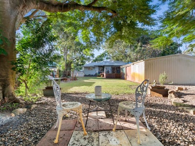 /international/au/869-beachmere-road-beachmere-qld-151449440/