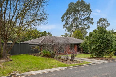 /international/au/19-grandison-avenue-mount-clear-vic-151320164/