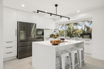 /international/au/6-calwell-court-merrimac-qld-152537052/
