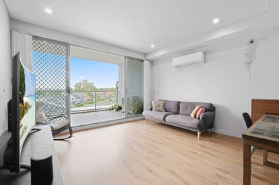 /international/au/407-25-railway-road-quakers-hill-nsw-147982864/