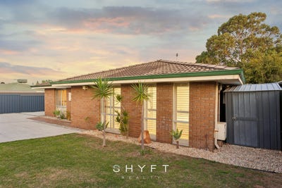 /international/au/16-nyara-crescent-craigie-wa-151139192/