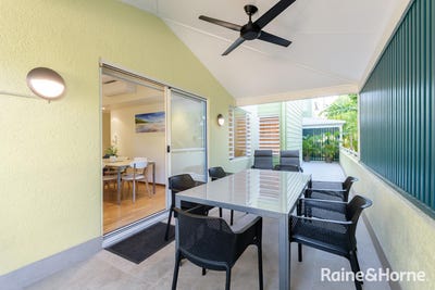 /international/au/10-7-davidson-street-port-douglas-qld-151363904/