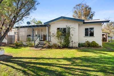 /international/au/25-moreton-street-dalby-qld-151414468/