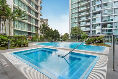 /international/au/10505-8-harbour-road-hamilton-qld-152550012/