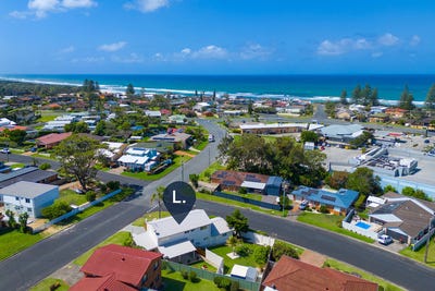/international/au/14-ernest-street-lake-cathie-nsw-152448040/