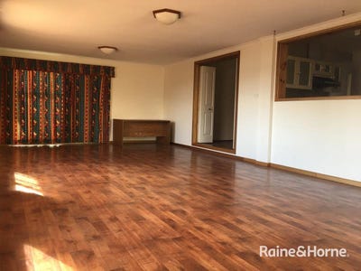 /international/au/12-mulgaria-crescent-roxby-downs-sa-151359868/