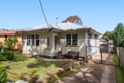 /international/au/12-collins-street-mount-lofty-qld-151101604/