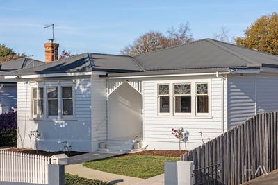 /international/au/33-como-crescent-newstead-tas-151415220/