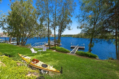 /international/au/145-125-santa-cruz-boulevard-clear-island-waters-qld-150595952/