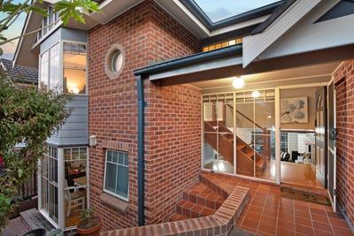 /international/au/63-40-strathalbyn-drive-oatlands-nsw-151195276/