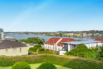 /international/au/8-72-markwell-street-hamilton-qld-151538276/