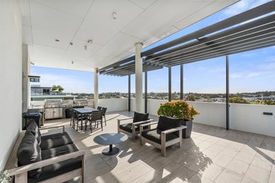/international/au/2504-77-bride-street-wynnum-qld-152534524/