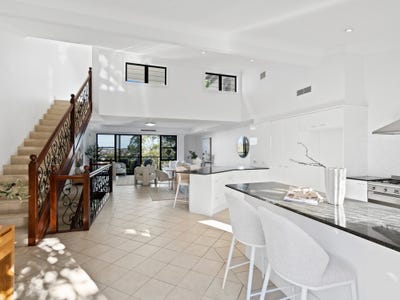 /international/au/16-24-philip-street-hawthorne-qld-151412664/