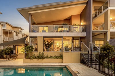 /international/au/5-8-10-georgina-street-woody-point-qld-152546396/