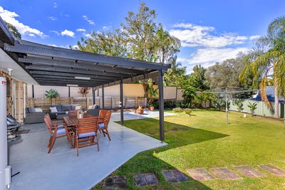 /international/au/7-marlene-court-highland-park-qld-152202968/