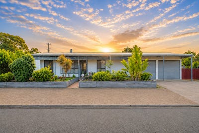 /international/au/10-the-crescent-ardrossan-sa-151224972/