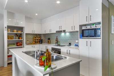 /international/au/704-20-playfield-street-chermside-qld-152431988/