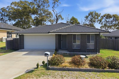 /international/au/32-sunrise-crescent-armidale-nsw-151126968/
