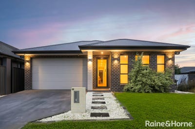 /international/au/62-ingall-loop-catherine-field-nsw-151253900/