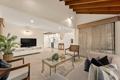 /international/au/11-brodick-street-carindale-qld-152647612/