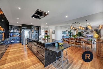 /international/au/2303-53-gregory-street-north-ward-qld-147864092/?lang=en