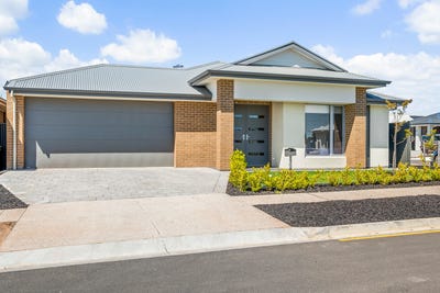 /international/au/19-south-point-street-port-noarlunga-south-sa-152668912/