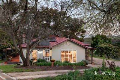 /international/au/82-alma-road-panton-hill-vic-152557444/