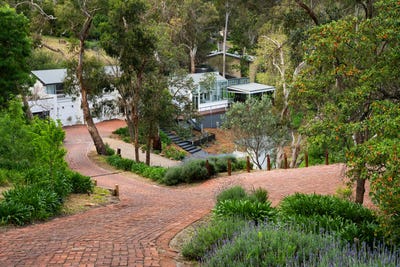 /international/au/177-coromandel-parade-coromandel-valley-sa-152556696/