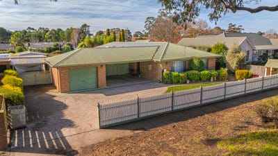 /international/au/18-maffra-sale-road-sale-vic-148459708/