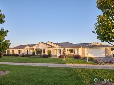 /international/au/26-kingston-heath-drive-drouin-vic-151223876/